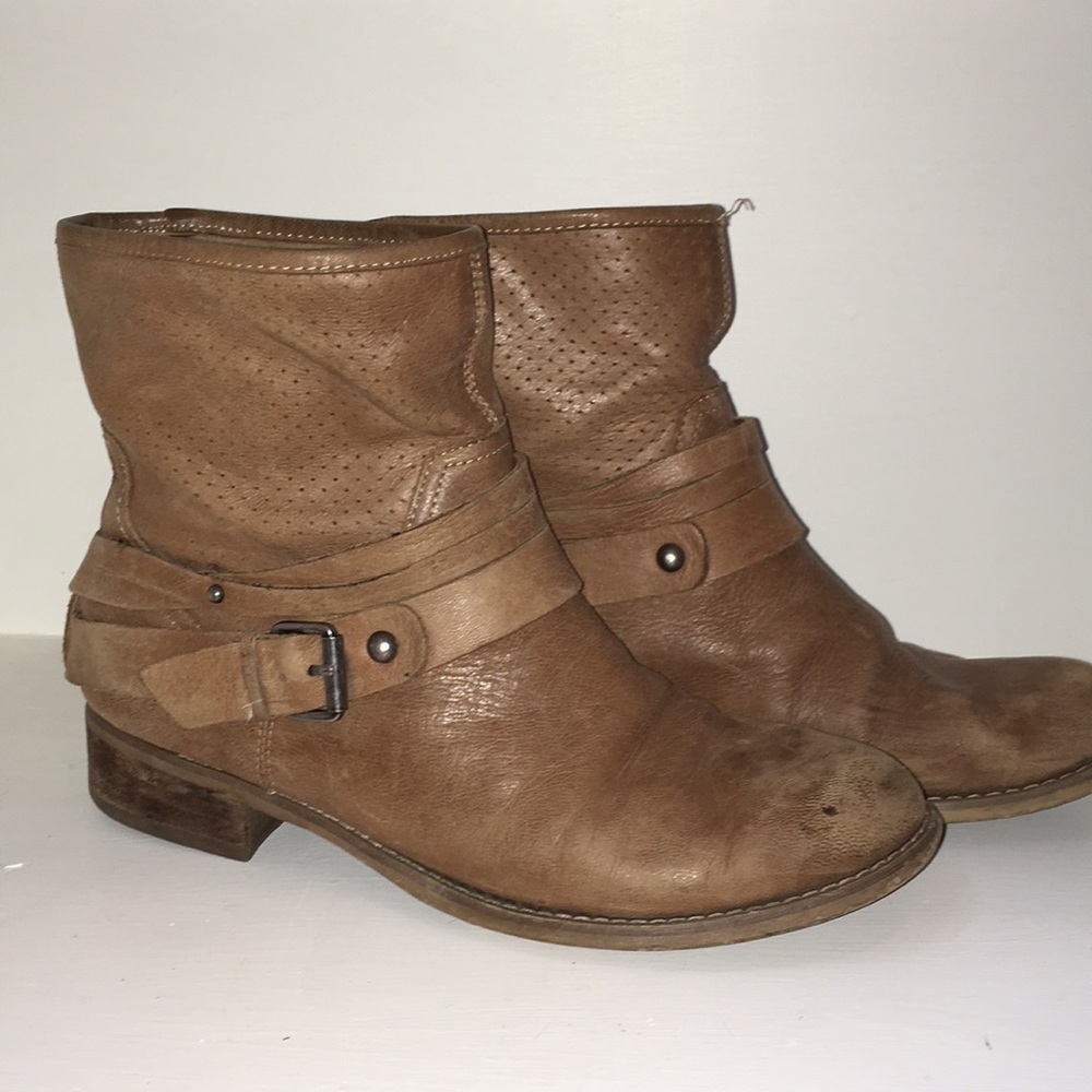 Marc Fisher pull-on leather ankle boots